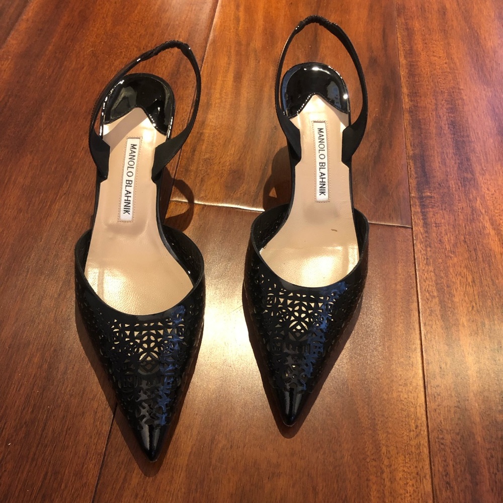 Manolo Blahnik black patent shoe size 39